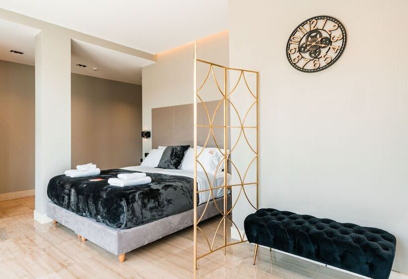 هتل Royalty Suites Psyrri