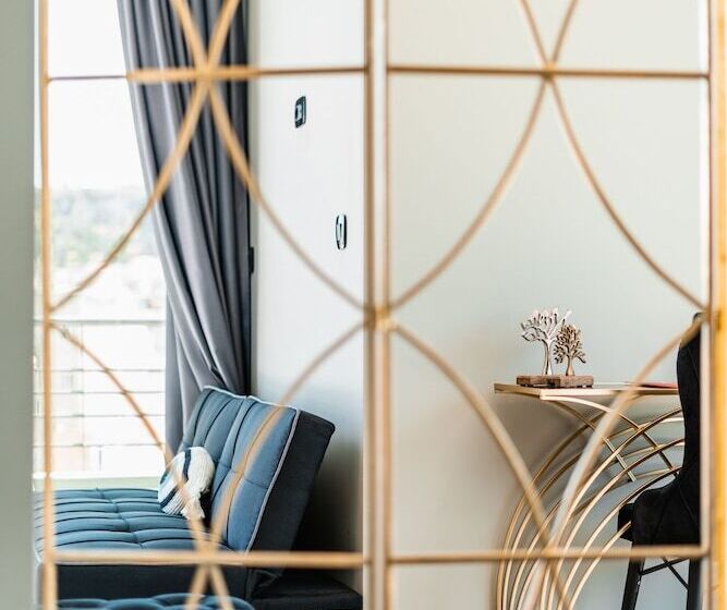 هتل Royalty Suites Psyrri