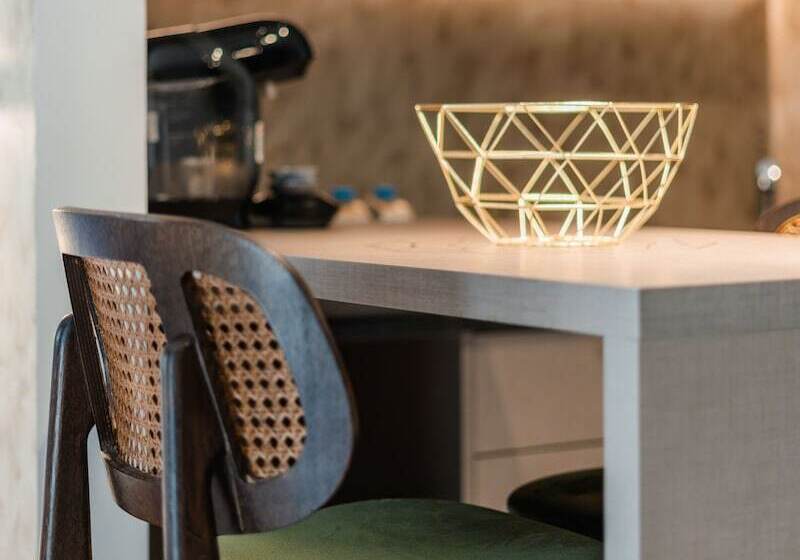 هتل Royalty Suites Psyrri