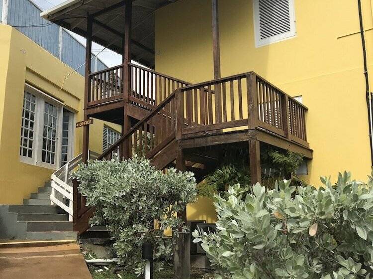 בית מלון כפרי Sugarapple Inn