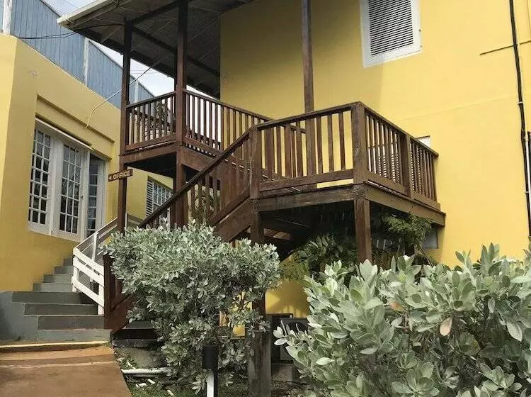 هتل Sugarapple Inn