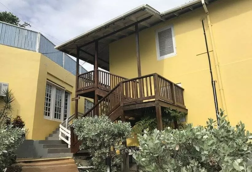 هتل Sugarapple Inn