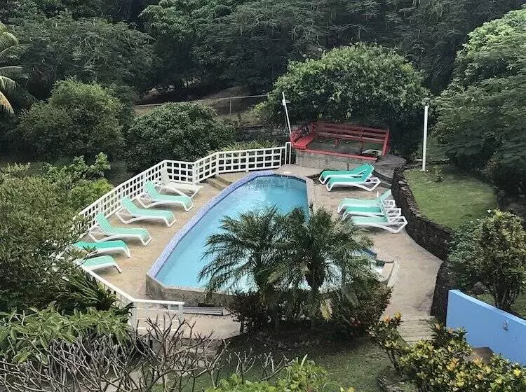 هتل Sugarapple Inn