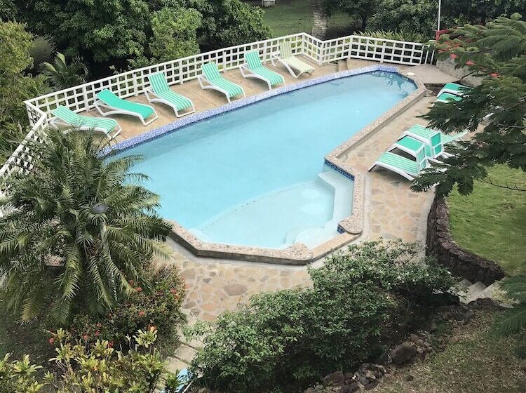 בית מלון כפרי Sugarapple Inn