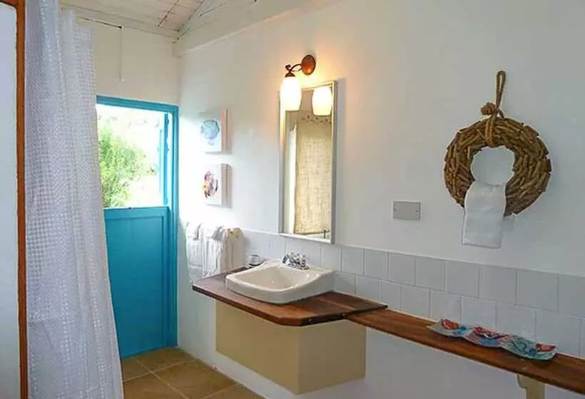 هتل Sugarapple Inn