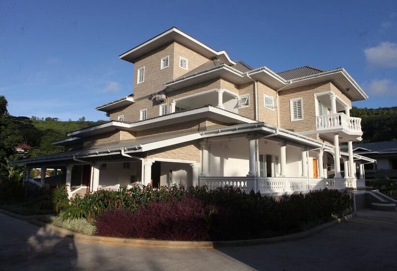 پانسیون Grann Kaz Guest House