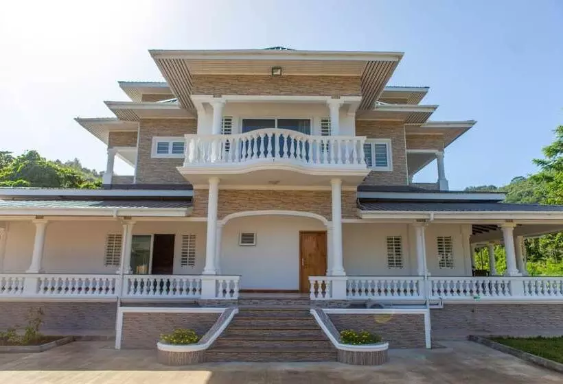 پانسیون Grann Kaz Guest House