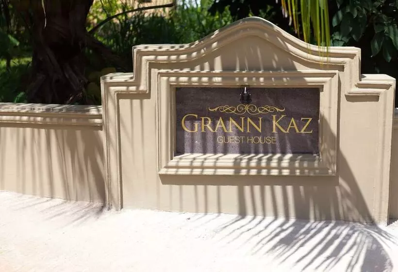 پانسیون Grann Kaz Guest House