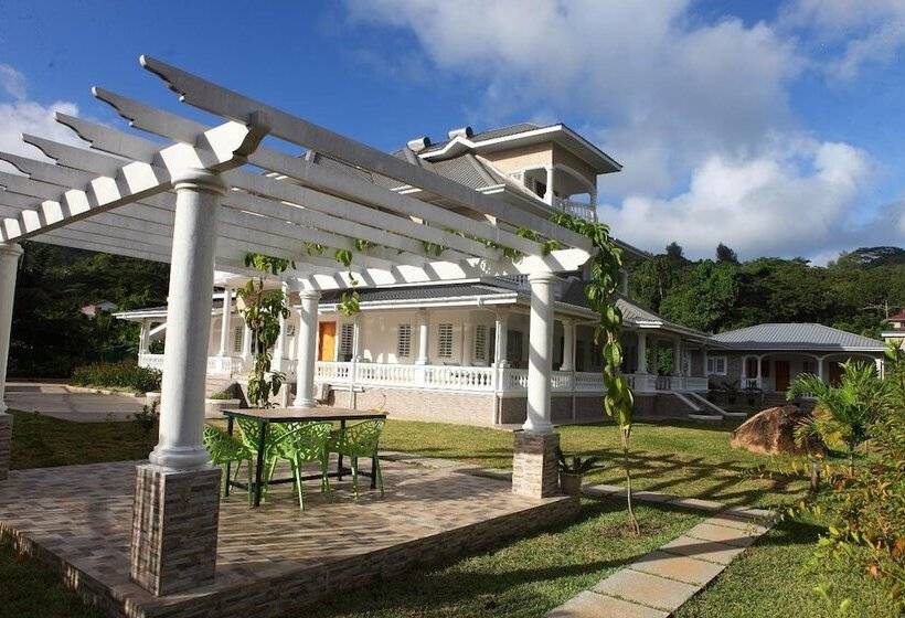 پانسیون Grann Kaz Guest House