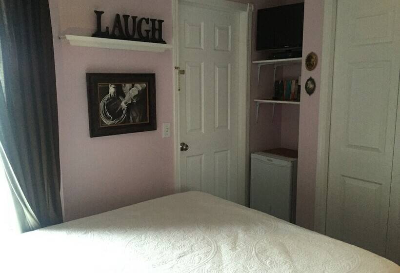 پانسیون Home Sweet Hostel