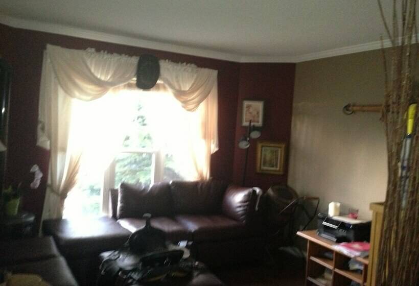 پانسیون Home Sweet Hostel