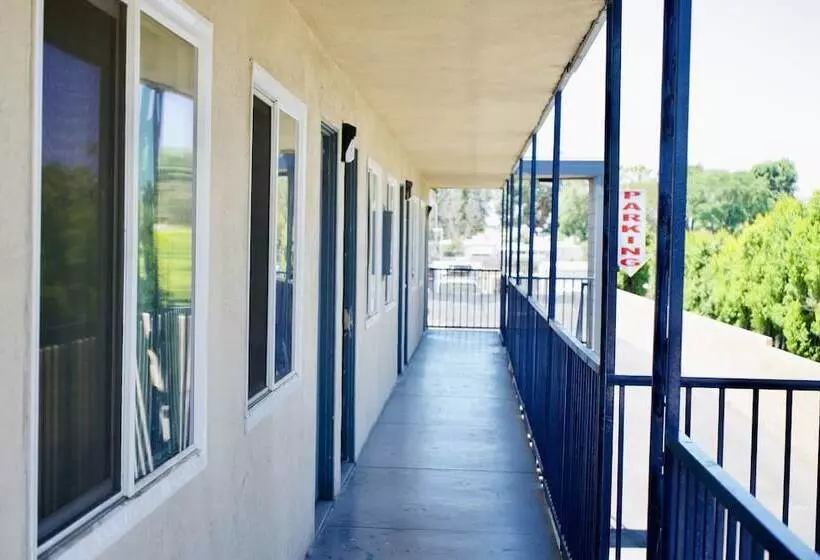 Red Carpet Motel By Ontario