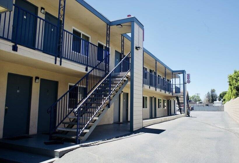 Red Carpet Motel By Ontario