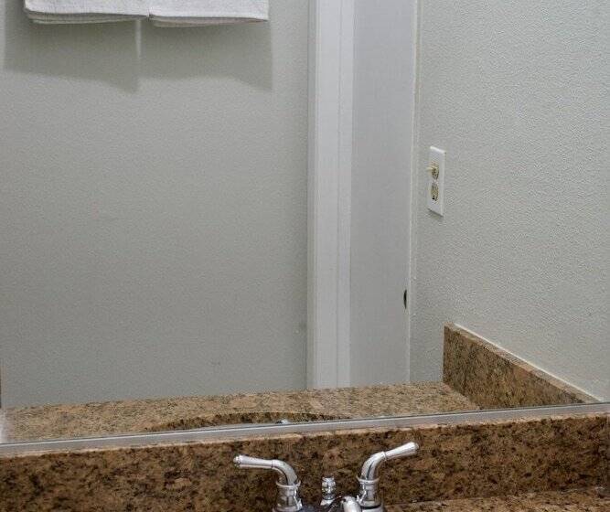 Red Carpet Motel By Ontario