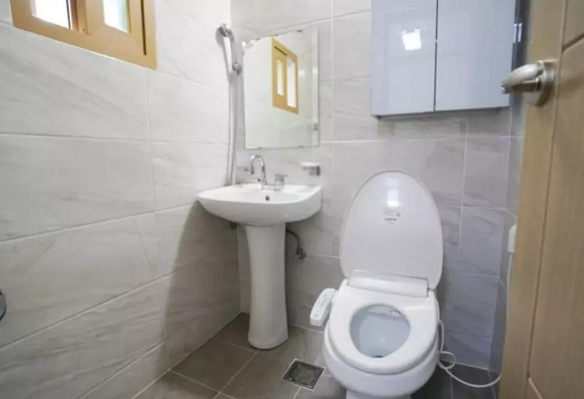 Samcheok Kbichi Pension