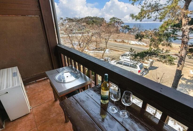 Ganghwa Badabit Pension