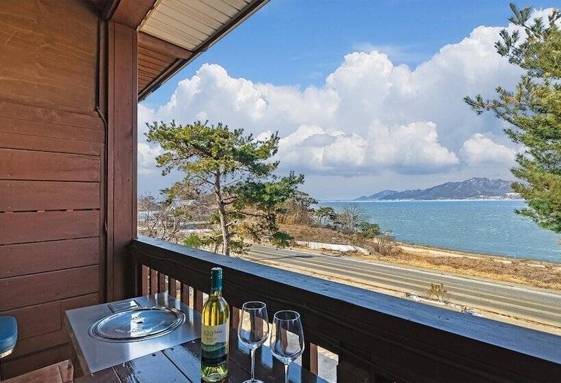 Ganghwa Badabit Pension