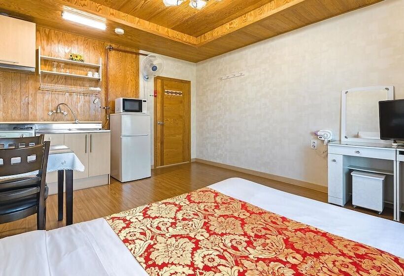 Ganghwa Badabit Pension