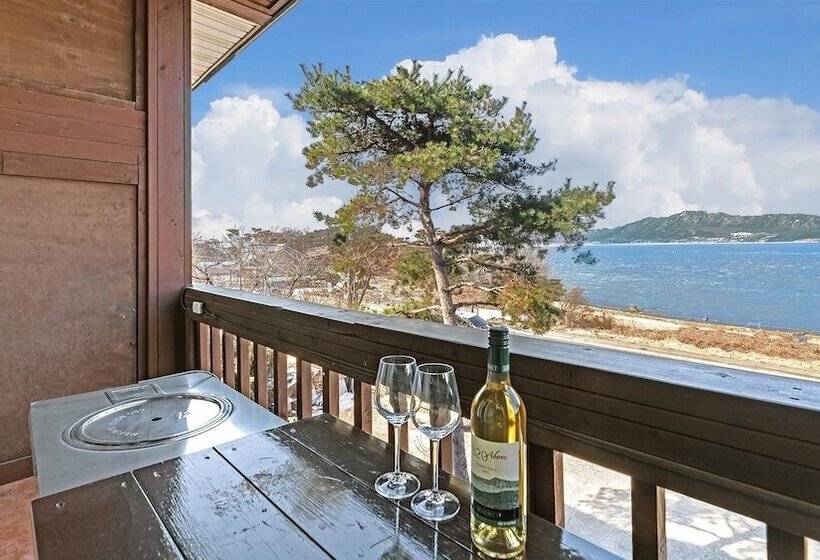 Ganghwa Badabit Pension