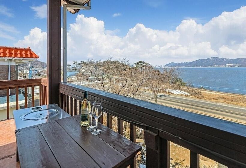 Ganghwa Badabit Pension