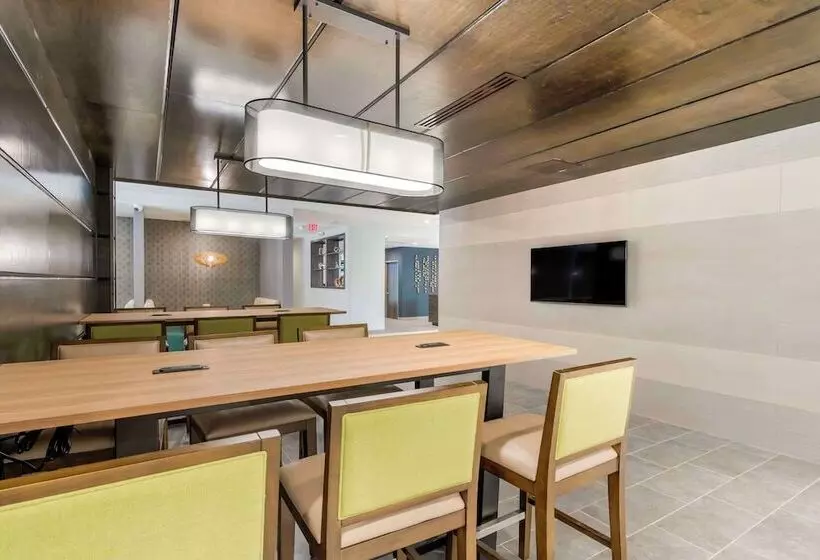 هتل Best Western Plus Winter Haven Inn & Suites