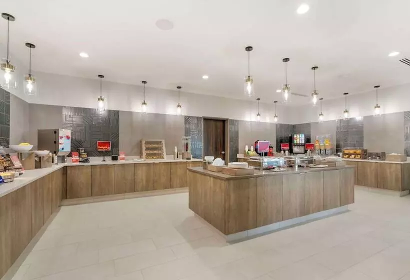 هتل Best Western Plus Winter Haven Inn & Suites