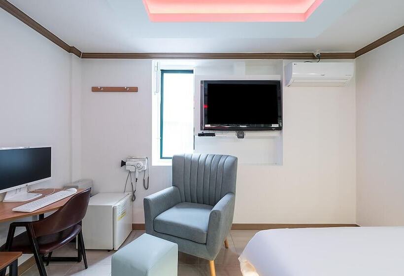 مُتل Gwangju Hanam M Business