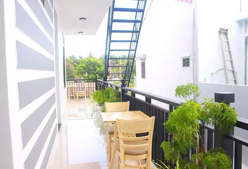 پانسیون Sunshine Ha My Beach Villa