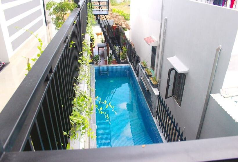 پانسیون Sunshine Ha My Beach Villa