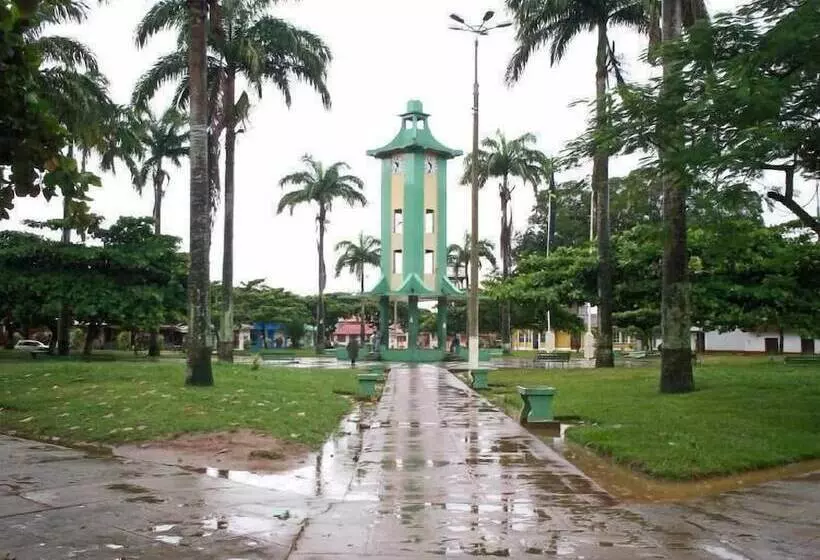 هتل Paradise Amazon Lodge & Adventure