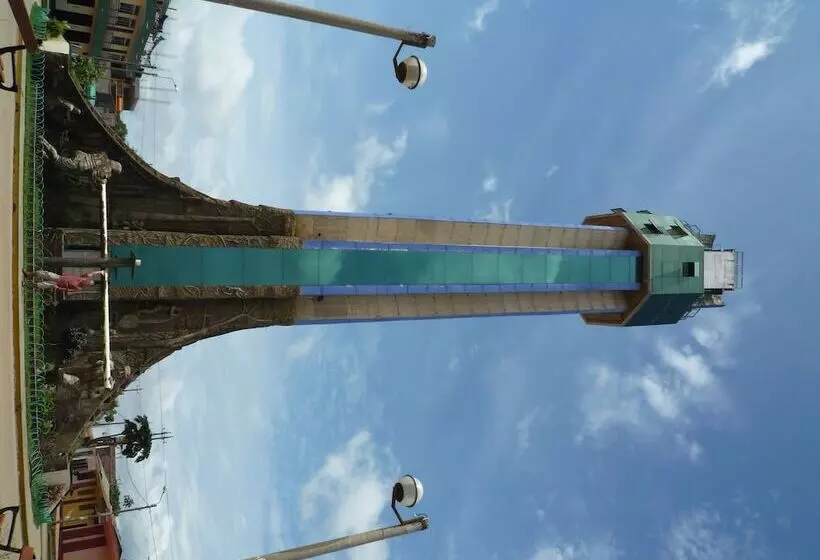 هتل Paradise Amazon Lodge & Adventure