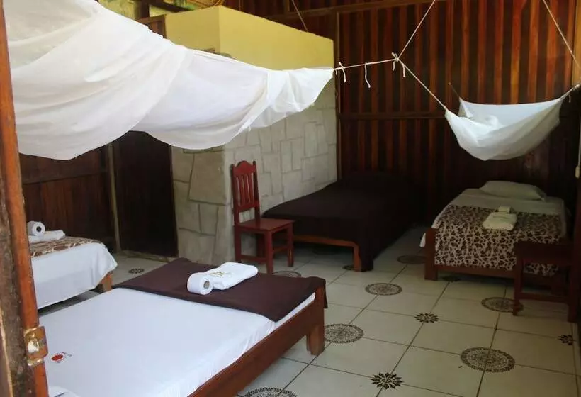 هتل Paradise Amazon Lodge & Adventure