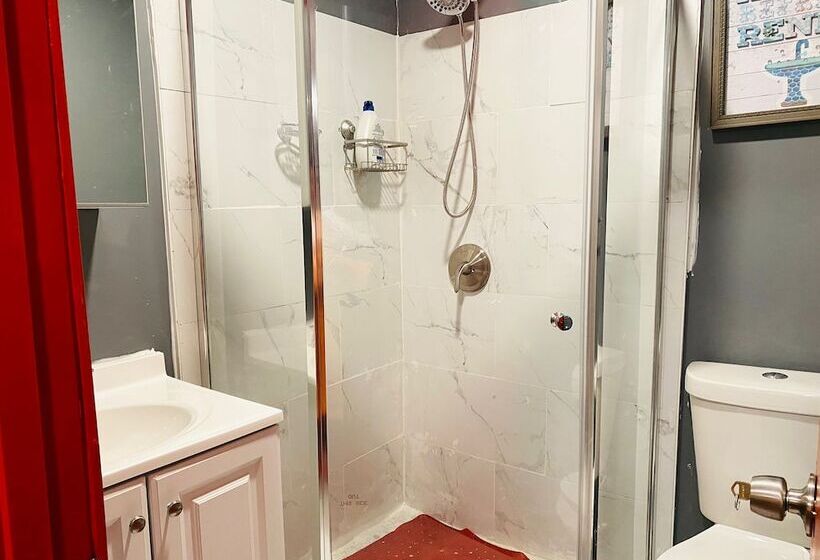 Отель Sweet Home Georgia Amour