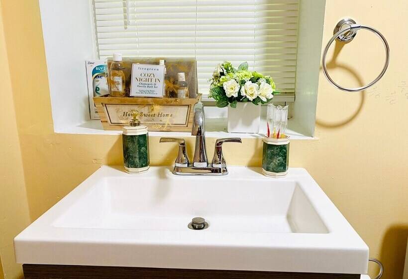 Отель Sweet Home Georgia Amour