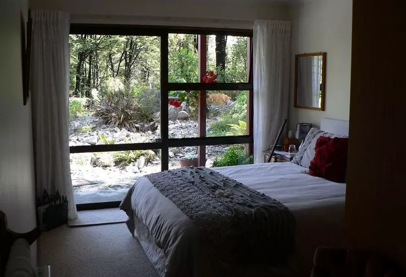 Avarest Bed & Breakfast