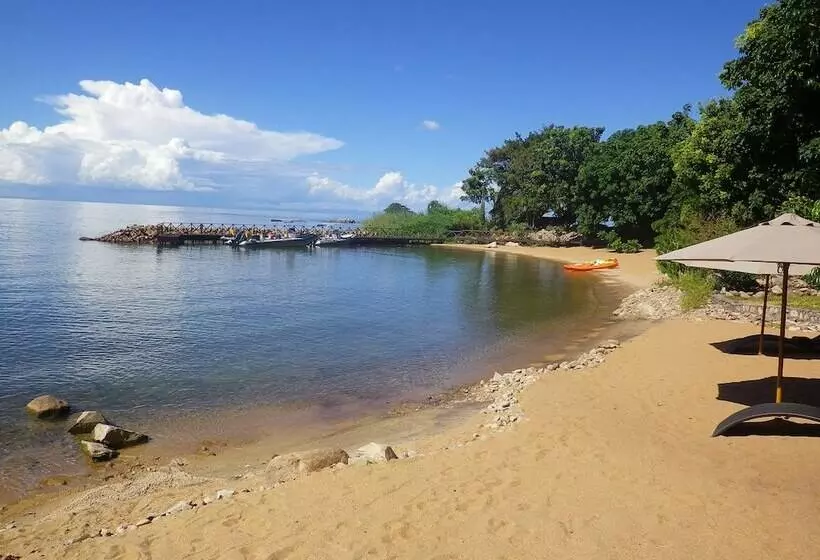 هتل Blue Zebra Island Lodge