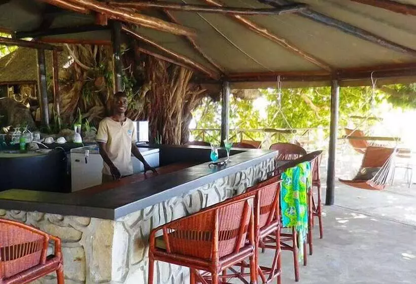 هتل Blue Zebra Island Lodge