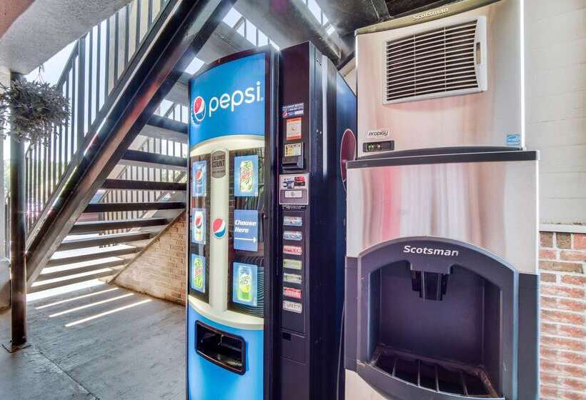 فندق Econo Lodge