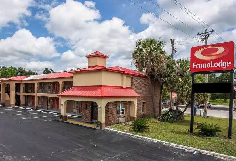 בית מלון כפרי Econo Lodge