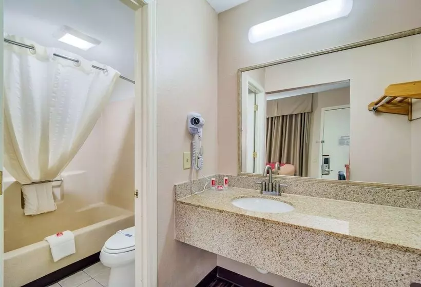 בית מלון כפרי Econo Lodge