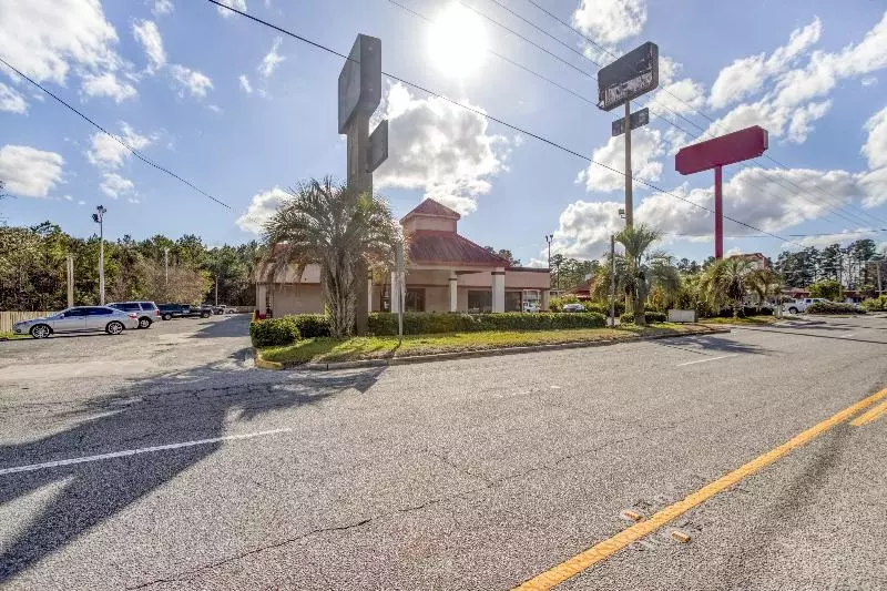 בית מלון כפרי Econo Lodge