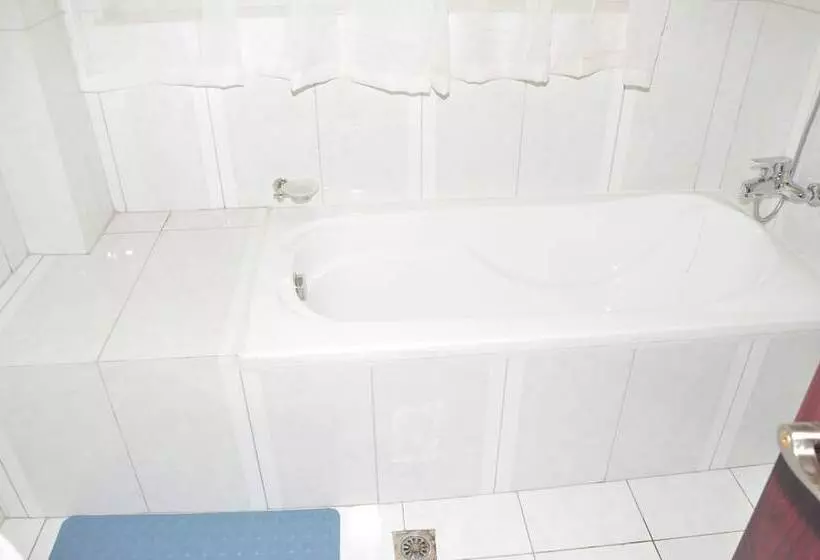 هتل Florida International