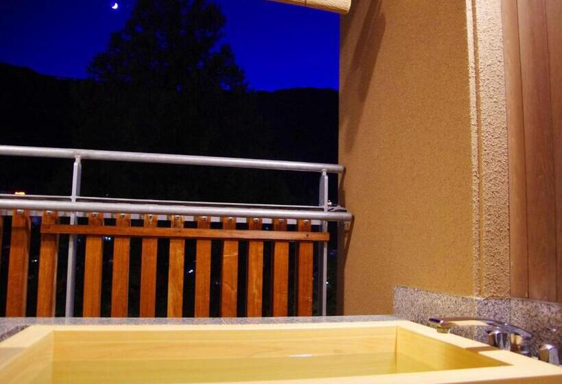 ホテル Gero Onsen Yukyunohana