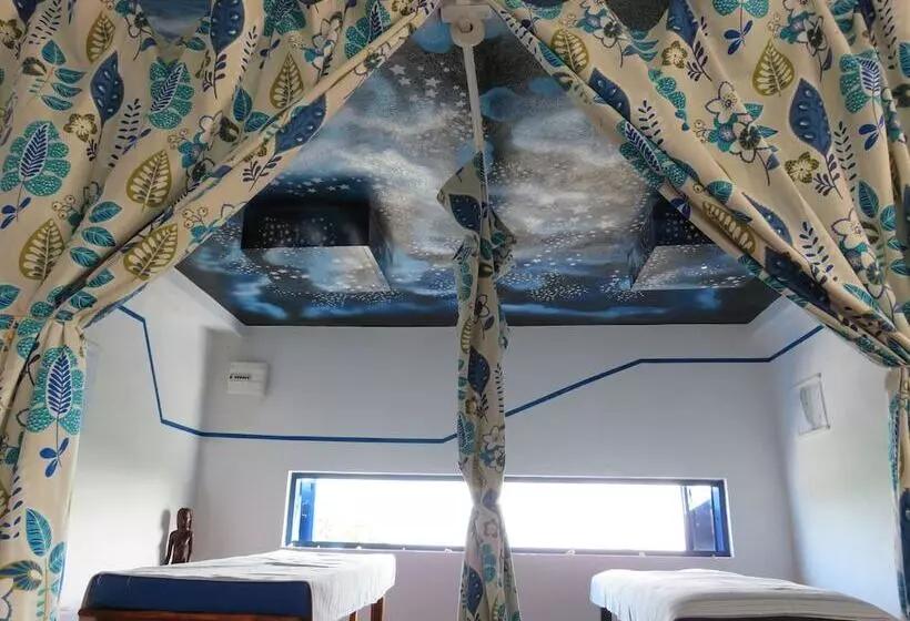 هتل Le Grand Bleu