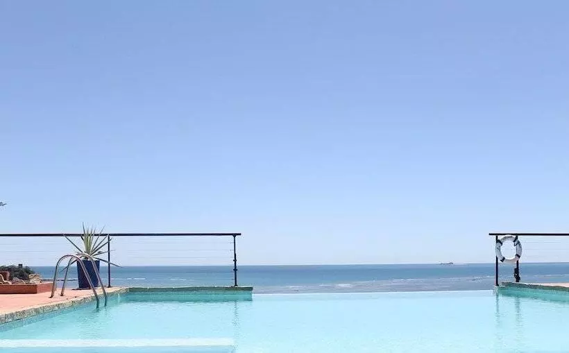 هتل Le Grand Bleu