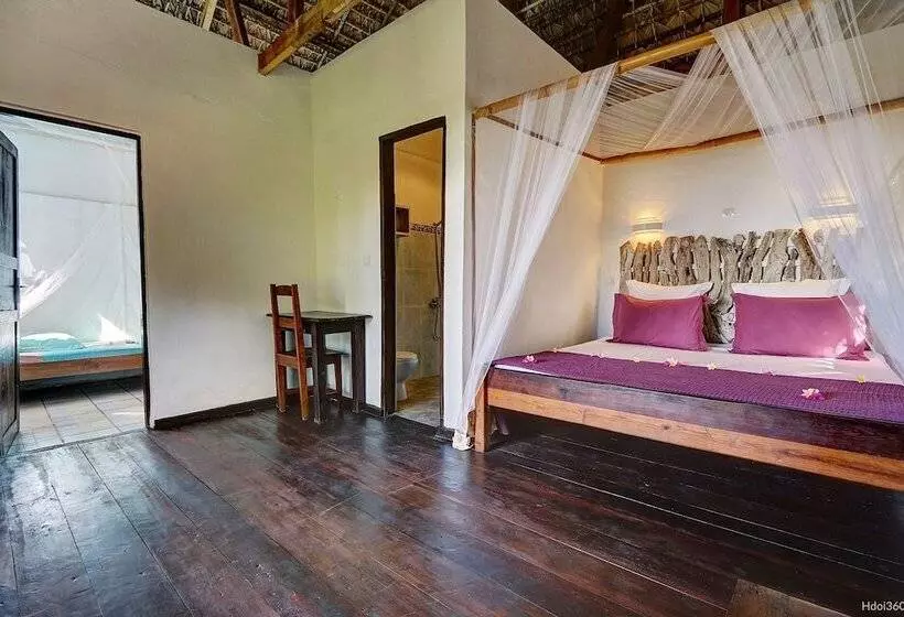 هتل Le Grand Bleu