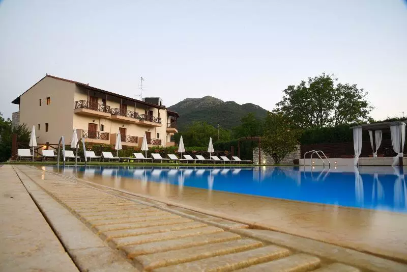 Hotel Mont Helmos