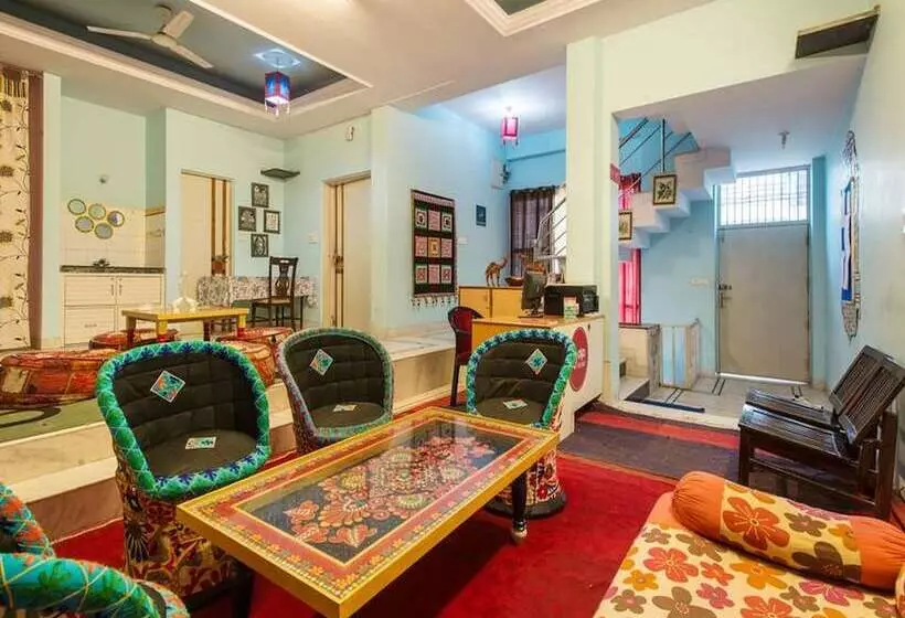 בית מלון כפרי Oyo Rooms Jawahar Circle