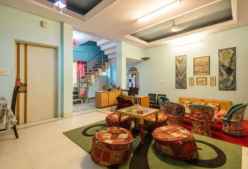 בית מלון כפרי Oyo Rooms Jawahar Circle