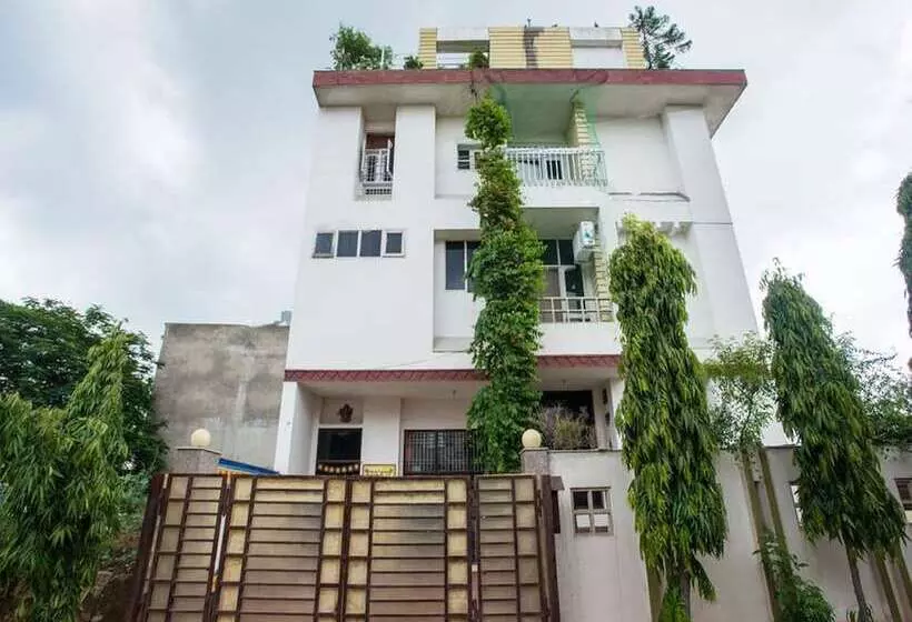 בית מלון כפרי Oyo Rooms Jawahar Circle